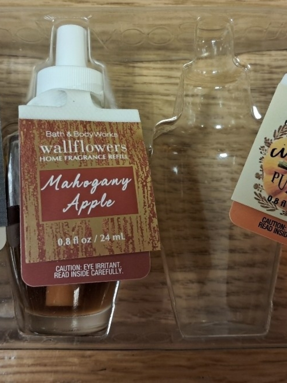 3 Bath & Body Works Wallflowers Refillls:Apple, Cinnamon Pumpkin,Vanilla Pumpkin